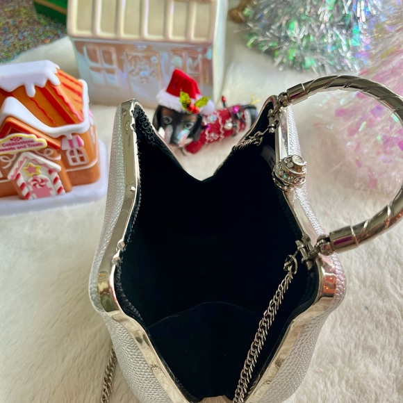 New 💝🌻Stunning Silver Mini Evening Purse - Picture 5 of 7